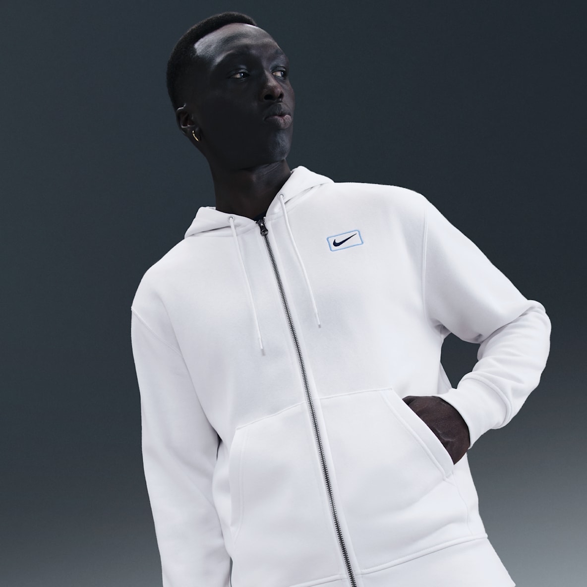 Nissy NIKE上下セットアップ　Ｍ　白✖︎赤　ナイキ　ナイロンスウォッシュ 新品 NIKE上下セットアップ XLサイズ 白赤 ナイキ ナイロン